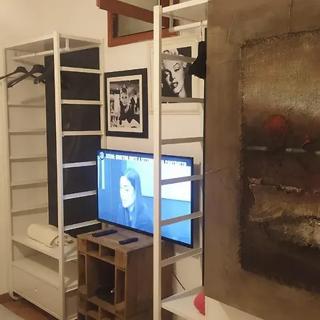 דירה Appartamento L'Infinito קליארי